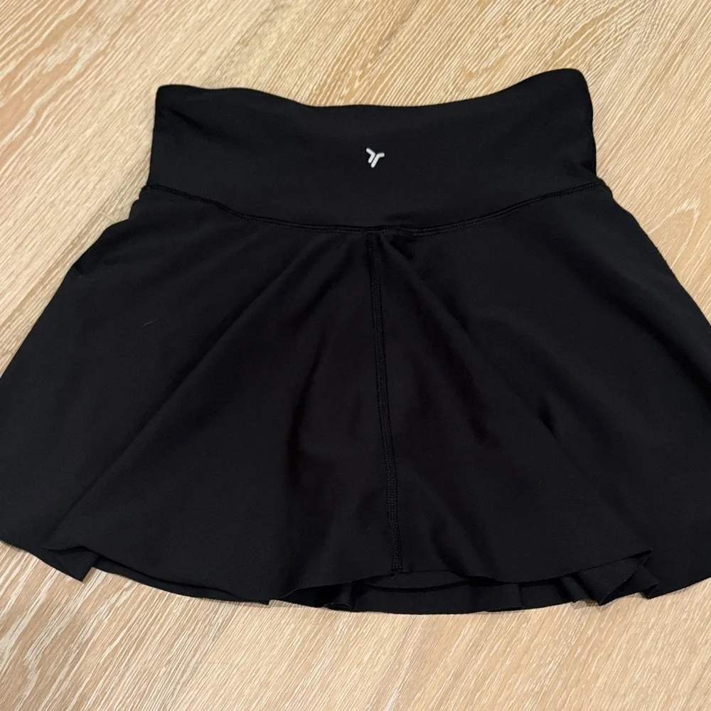 Girls Old Navy Black Athletic Skirt in Size XL (14-16)